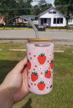 Load image into Gallery viewer, Strawberries & Daisies | 12 oz. | Glass Can | Hearts | Fruit | Faux Liquid